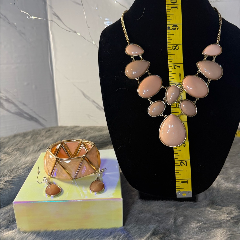 Elegant Peach Jewelry Set